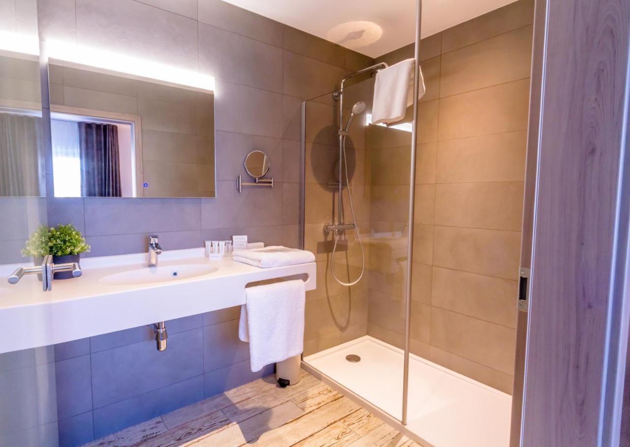 Manavahotel Ерстал Екстериор снимка